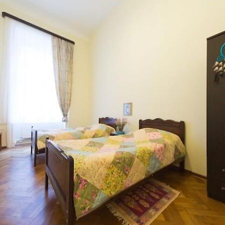 Apartment On Tabidze 3/5 Tbilisi Eksteriør billede
