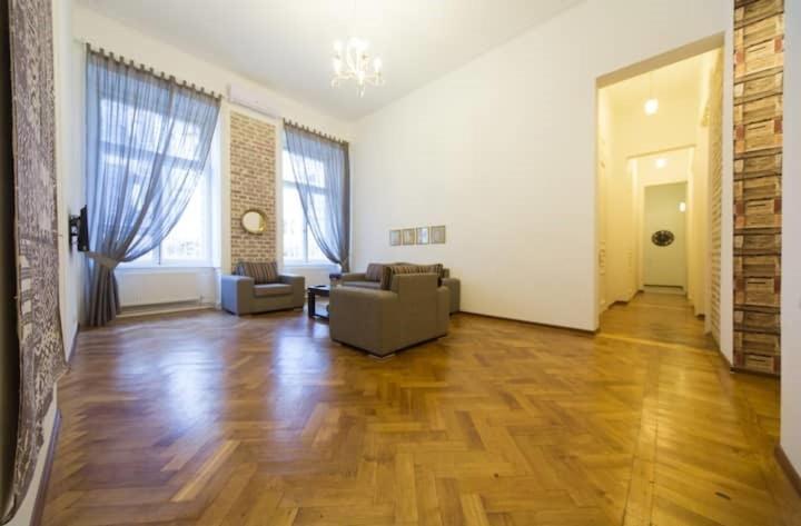 Apartment On Tabidze 3/5 Tbilisi Eksteriør billede