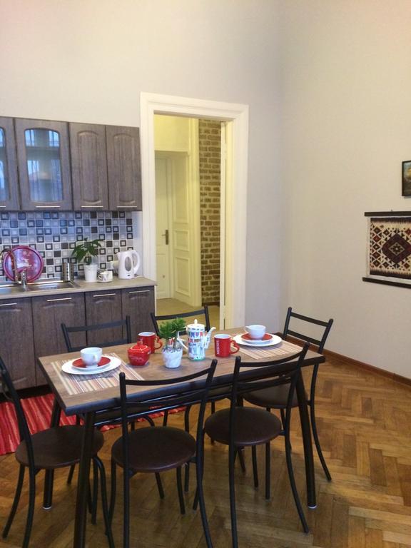 Apartment On Tabidze 3/5 Tbilisi Eksteriør billede